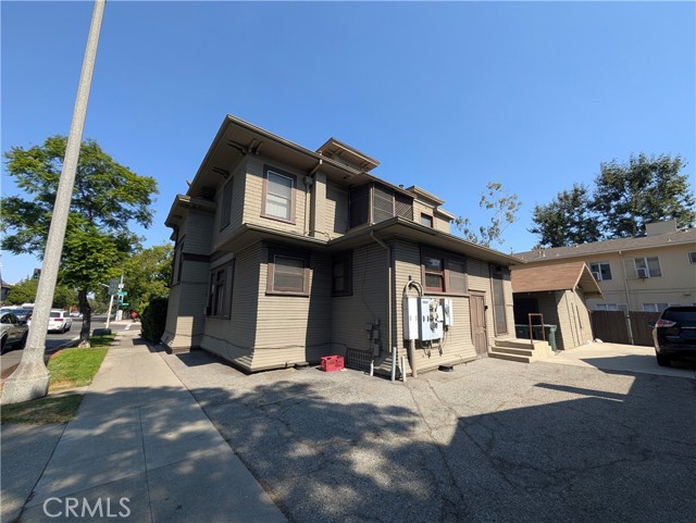 Detail Gallery Image 5 of 61 For 325 S Los Robles Ave, Pasadena,  CA 91101 - – Beds | – Baths