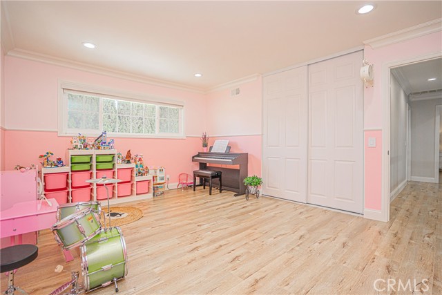 976 Northwood Avenue, Brea CA: https://media.crmls.org/medias/37e0f94a-fe47-41a3-9b44-2714c4fcf44e.jpg