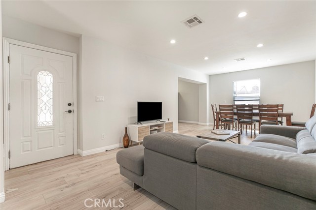 Detail Gallery Image 4 of 39 For 4805 4805 Lowell, La Crescenta,  CA 91214 - 3 Beds | 2 Baths