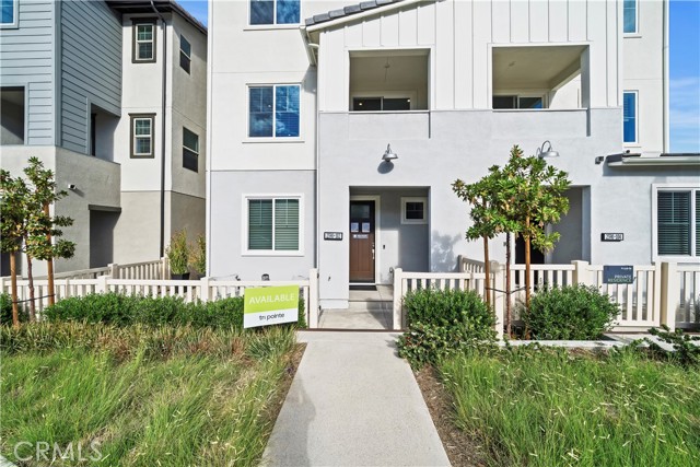 Front Image Thumbnail for CROC25278263