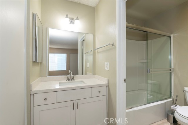 Detail Gallery Image 17 of 33 For 24121 High Knob #C,  Diamond Bar,  CA 91765 - 2 Beds | 2/1 Baths
