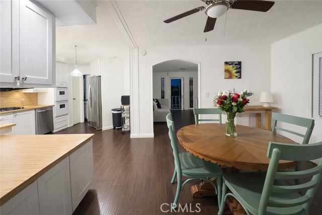 Detail Gallery Image 4 of 10 For 16600 Downey Ave #145,  Paramount,  CA 90723 - 3 Beds | 2 Baths