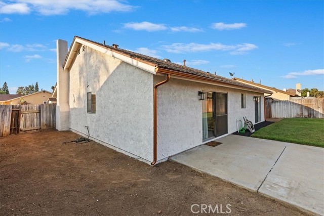 10750 Hollenbeck Drive, Riverside CA: https://media.crmls.org/medias/37e3e83a-478d-45f2-9c44-42353035b0a5.jpg