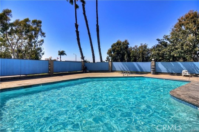 16960 Algonquin Street, Huntington Beach CA: https://media.crmls.org/medias/37e450a7-866a-483d-a24e-a0ffffb5ba0a.jpg