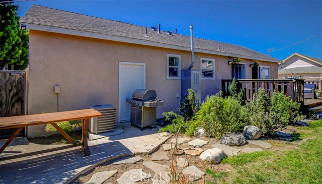 Detail Gallery Image 17 of 26 For 138 Walnut St, Costa Mesa,  CA 92627 - 2 Beds | 2 Baths