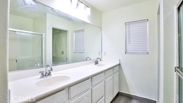 14412 Moon Valley Street, Victorville CA: https://media.crmls.org/medias/37e5b972-6d55-4b11-835d-37509690b9e6.jpg