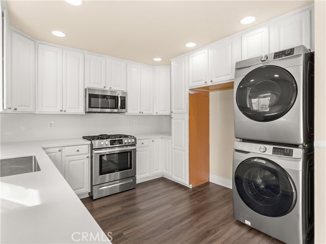 Detail Gallery Image 11 of 46 For 19905 Keswick, Huntington Beach,  CA 92646 - 3 Beds | 2/1 Baths