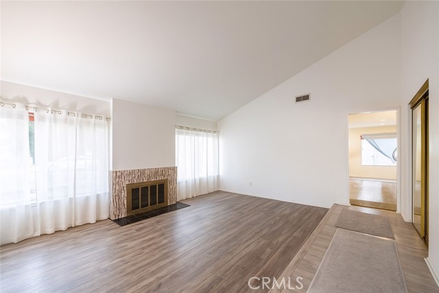 Detail Gallery Image 3 of 18 For 3271 Hilldale Ave, Simi Valley,  CA 93063 - 4 Beds | 2 Baths