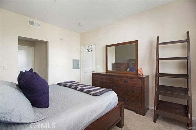 Detail Gallery Image 10 of 17 For 2420 Scholarship, Irvine,  CA 92612 - 2 Beds | 2 Baths