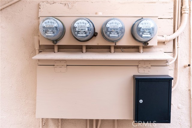 Detail Gallery Image 8 of 8 For 960 S Kingsley, Los Angeles,  CA 90006 - – Beds | – Baths