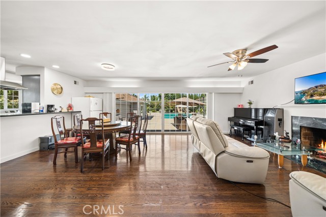 1025 S 2nd Avenue, Arcadia CA: https://media.crmls.org/medias/37e74997-0769-4412-8609-40c12e1ed5b9.jpg