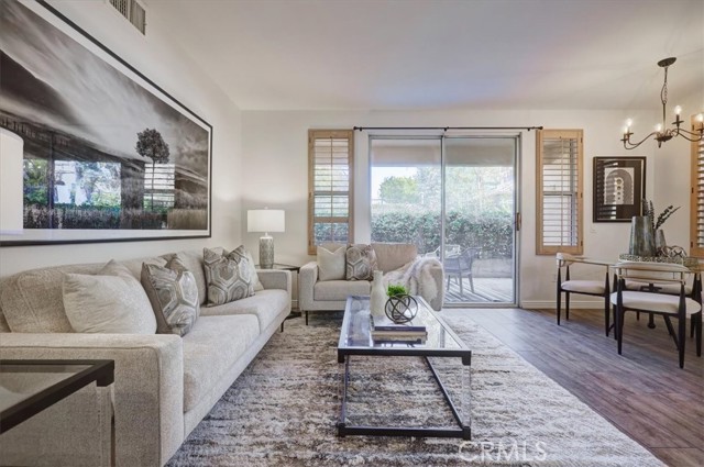 2719 Dietrich Drive, Tustin CA: https://media.crmls.org/medias/37e7eb1b-4289-4b8b-9438-d31a99c89066.jpg