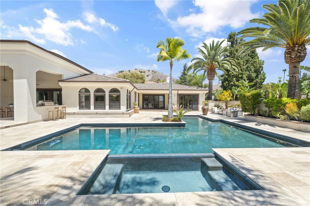 37e84d85 9965 475b 80be 67e5726e1e23