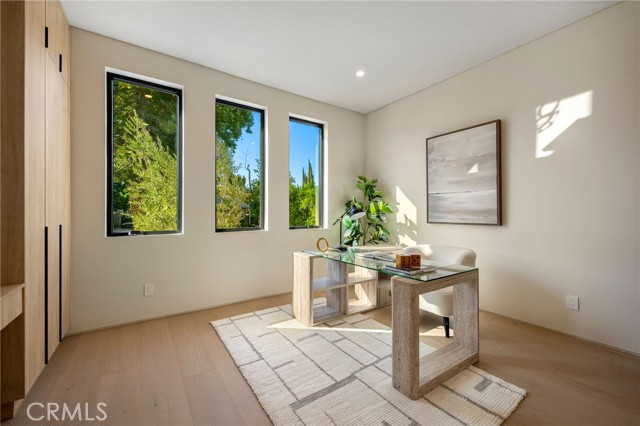 Detail Gallery Image 15 of 56 For 16728 Morrison St, Encino,  CA 91436 - 7 Beds | 6/1 Baths