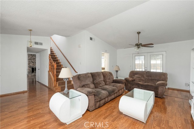 949 Dolly Drive, Lake Elsinore CA: https://media.crmls.org/medias/37e98b21-c034-4c63-adf3-249aea14028f.jpg