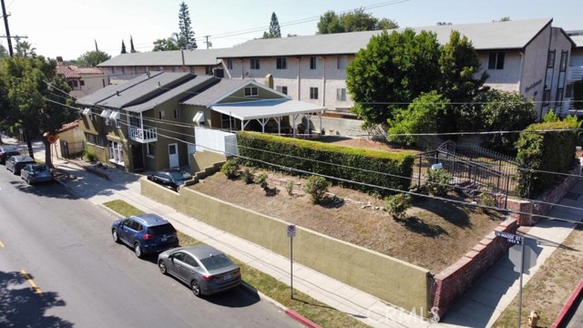 4302 Russell Avenue, Los Angeles, CA 