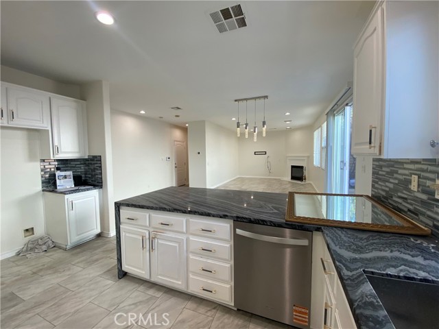 Detail Gallery Image 6 of 21 For 19303 Cohasset St, Reseda,  CA 91335 - 4 Beds | 3 Baths