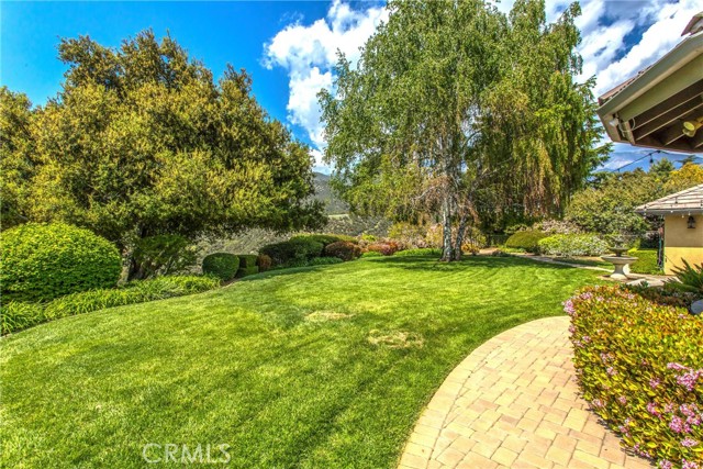 13046 Oak Crest Drive, Yucaipa CA: https://media.crmls.org/medias/37eb48d4-4864-445e-8c87-1ad3c9374cc3.jpg