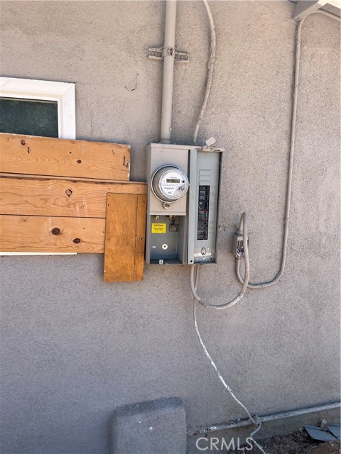 10976 Bushnell Avenue, Riverside CA: https://media.crmls.org/medias/37ec91d2-e8cd-4c06-8a72-39de336e74da.jpg