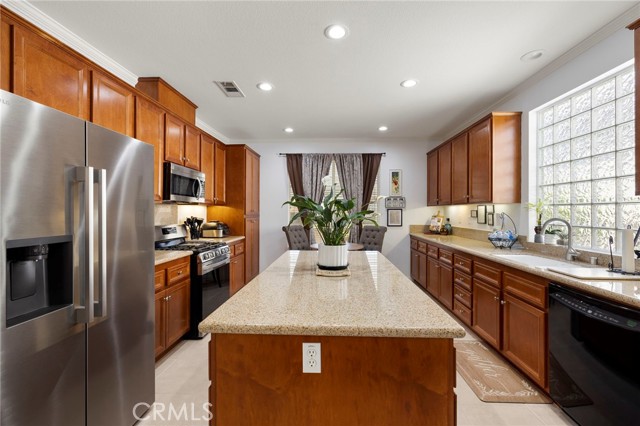 Detail Gallery Image 7 of 62 For 126 Thistle Creek, Beaumont,  CA 92223 - 2 Beds | 2 Baths