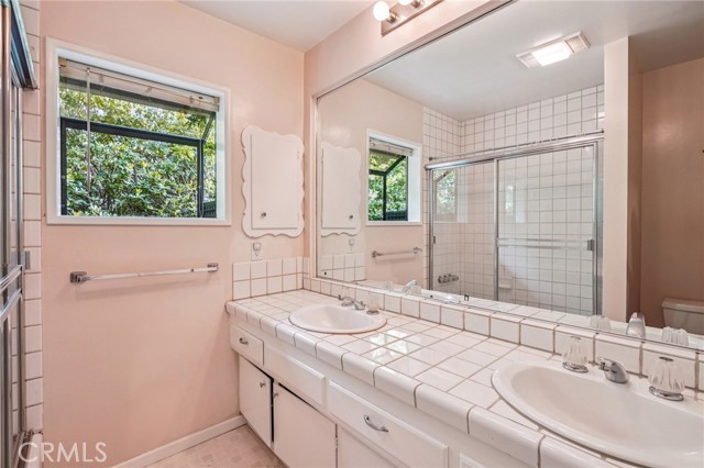 Detail Gallery Image 13 of 42 For 494 Paulette Pl, La Canada Flintridge,  CA 91011 - 3 Beds | 2/1 Baths