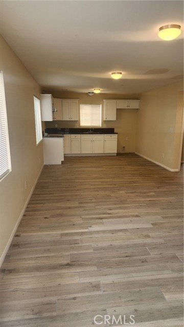 Detail Gallery Image 2 of 3 For 1043 West 107th Street #1,  Los Angeles,  CA 90044 - 2 Beds | 1 Baths