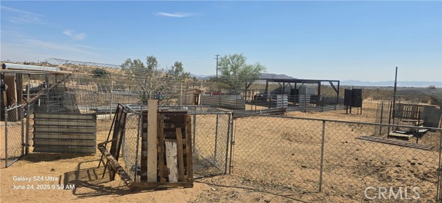 351 Neimeyer Place, Yucca Valley CA: https://media.crmls.org/medias/37ede9ea-fab3-4cd7-a94f-9257af79b178.jpg