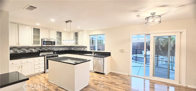 Detail Gallery Image 16 of 29 For 23501 Mountain Breeze, Murrieta,  CA 92562 - 4 Beds | 2/1 Baths