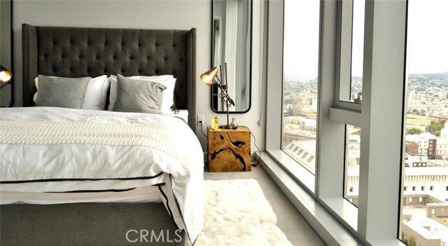 100 Van Ness Avenue, San Francisco CA: https://media.crmls.org/medias/37ef004f-c26b-4912-9ec8-b2a7a071cae3.jpg