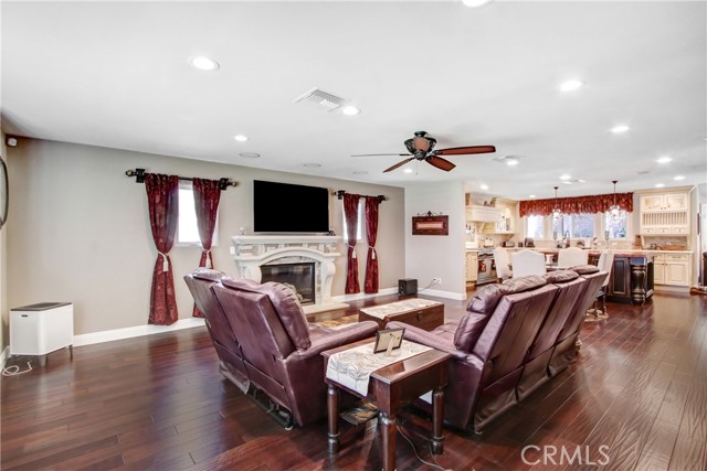 Detail Gallery Image 6 of 45 For 533 Woodhaven Ct, Upland,  CA 91786 - 4 Beds | 3/1 Baths