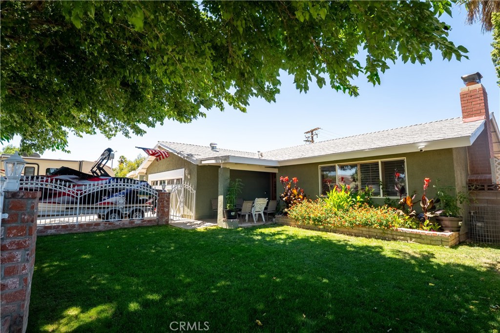 2501 E Avenue R4