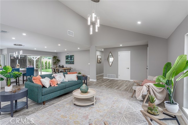 2377 Lee Street photo 3