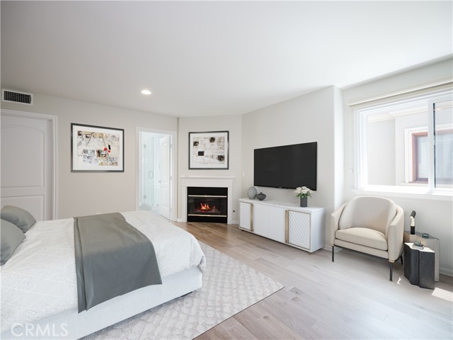 Detail Gallery Image 14 of 22 For 4312 Tujunga Ave #3,  Studio City,  CA 91604 - 2 Beds | 3 Baths