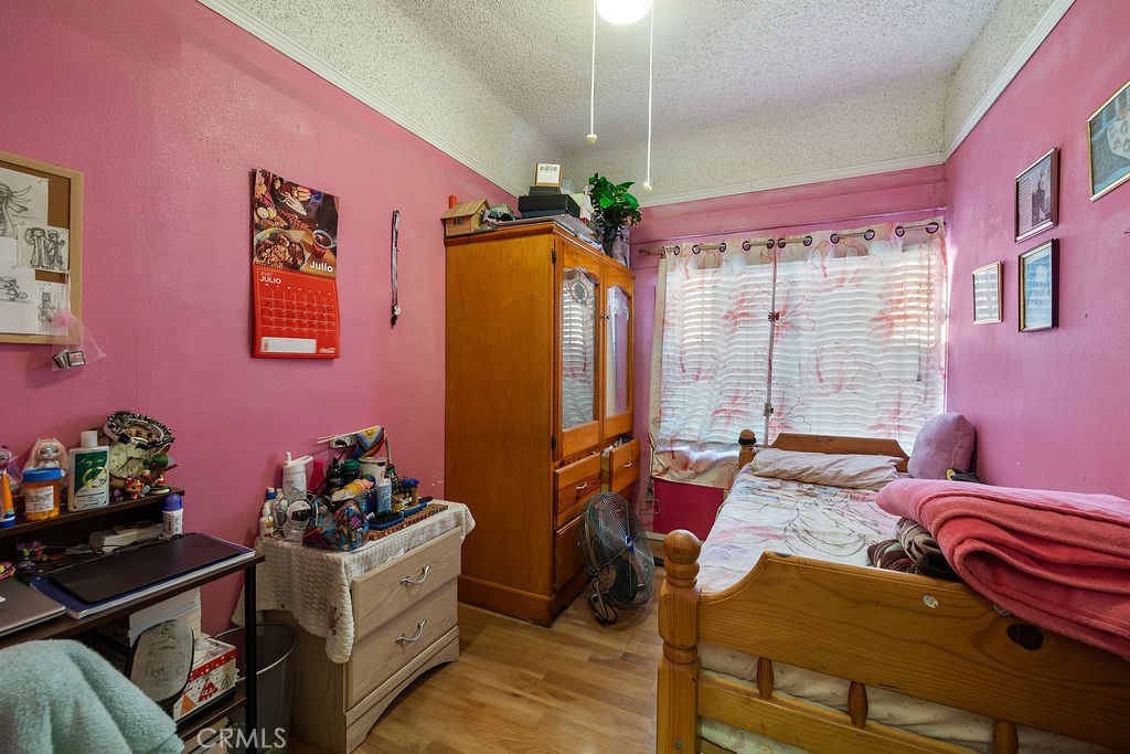 https://media.crmls.org/medias/37f0ff2f-0362-4791-9902-8187fe391229.jpg?preset=X-Large