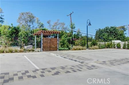 https://media.crmls.org/medias/37f2f1bd-d6ea-4672-9fa8-69aabe1a9e1b.jpg?preset=X-Large