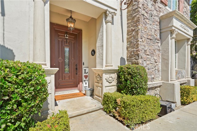 29123 Black Pine Way, Saugus CA: https://media.crmls.org/medias/37f42b34-55a6-4f99-b10b-90afe51c65f3.jpg