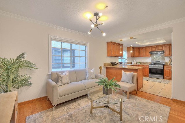 Detail Gallery Image 14 of 43 For 32 N Almansor St #D,  Alhambra,  CA 91801 - 3 Beds | 3 Baths