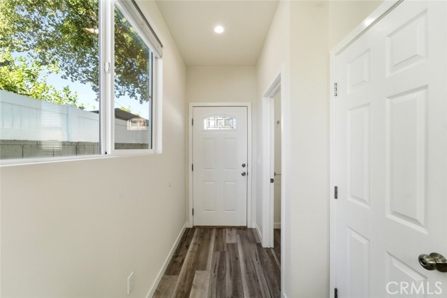 Detail Gallery Image 16 of 49 For 15944 Valerio St, Van Nuys,  CA 91406 - 7 Beds | 5 Baths