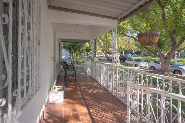 Detail Gallery Image 11 of 16 For 421 Piedmont Ave, Glendale,  CA 91206 - 3 Beds | 1 Baths