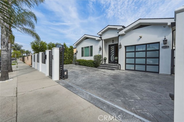 Detail Gallery Image 4 of 48 For 6450 Teesdale Ave, North Hollywood,  CA 91606 - 3 Beds | 3 Baths