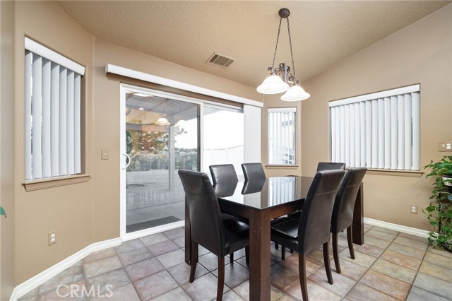 18463 Orange Street, Hesperia CA: https://media.crmls.org/medias/37f5c02d-9438-4520-b1c6-978e778dd6cb.jpg