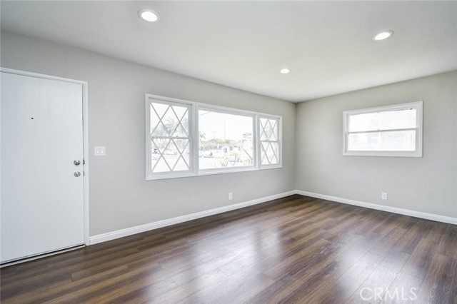 538 S Raitt Street, Santa Ana CA: https://media.crmls.org/medias/37f5cbd2-d90d-4b8a-b802-5ae9312ff651.jpg