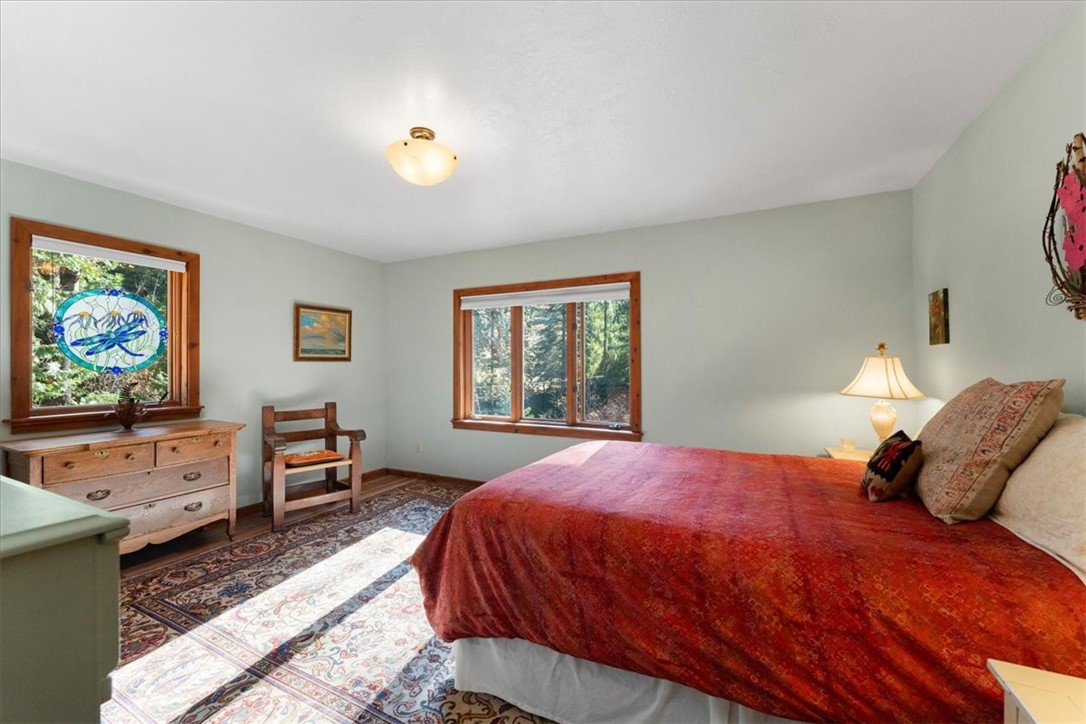 Detail Gallery Image 16 of 37 For 413 N Adams Dr, Mount Shasta,  CA 96067 - 3 Beds | 2/1 Baths