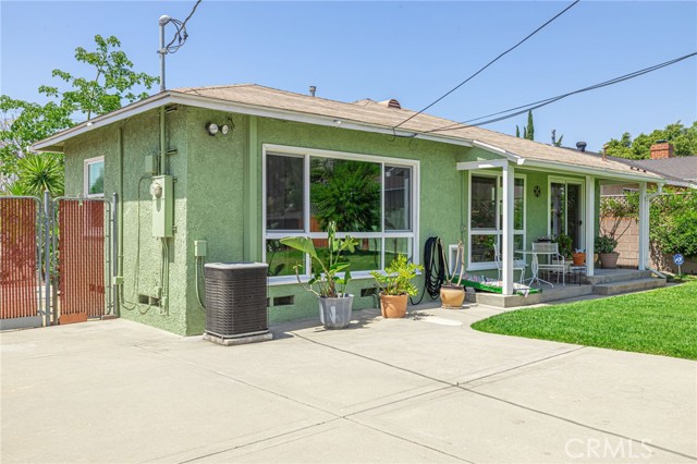 Detail Gallery Image 22 of 31 For 8404 Glenoaks Bld, Sun Valley,  CA 91352 - 3 Beds | 2 Baths