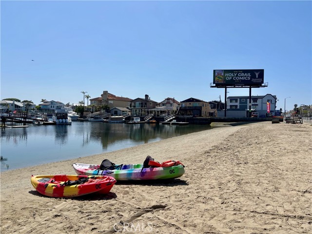 Detail Gallery Image 6 of 14 For 16971 Hoskins Ln #3,  Huntington Beach,  CA 92649 - 1 Beds | 1 Baths