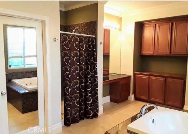 Detail Gallery Image 19 of 26 For 12701 Palm View Way, Riverside,  CA 92503 - 4 Beds | 3/1 Baths