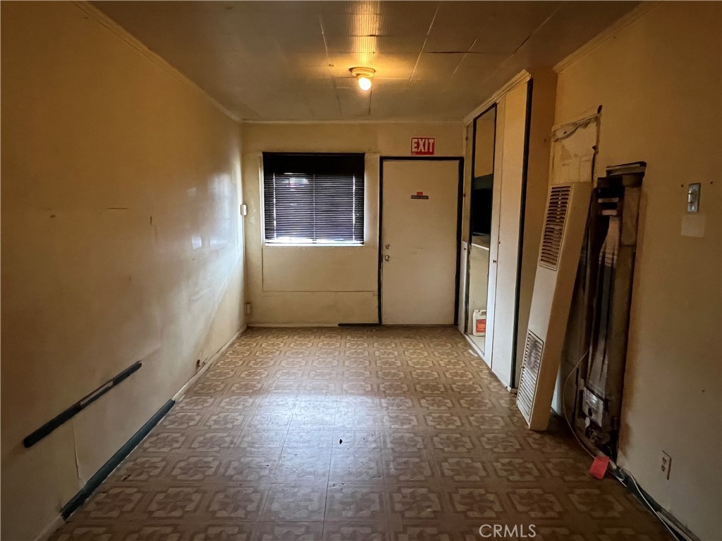 https://media.crmls.org/medias/37f7074f-e0bc-42cf-813a-062dd4bc1be5.jpg?preset=X-Large