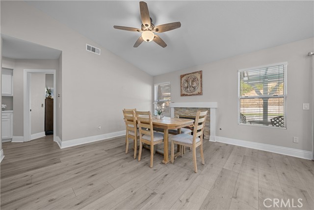 Detail Gallery Image 21 of 41 For 27769 Kristin Ln, Saugus,  CA 91350 - 3 Beds | 2 Baths