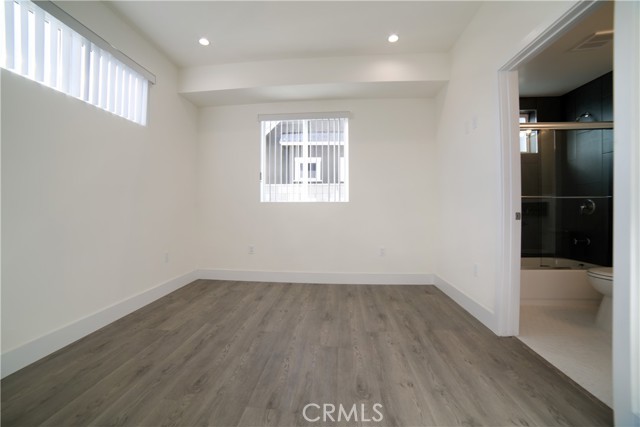 Detail Gallery Image 5 of 24 For 4559 Pickford St St #4559 1/2,  Los Angeles,  CA 90019 - 4 Beds | 4 Baths