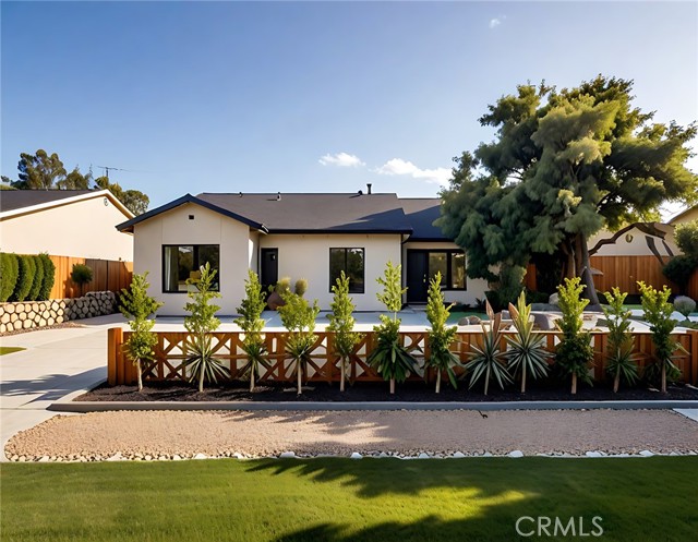 Detail Gallery Image 1 of 49 For 4938 Chimineas, Tarzana,  CA 91356 - 3 Beds | 1 Baths